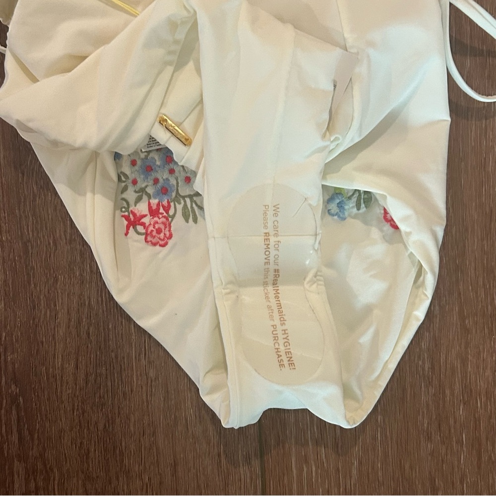 *NWT* Maaji Cream Swimsuit with Pink & Green Floral Embroidery Retail $208 - Picture 8 of 8